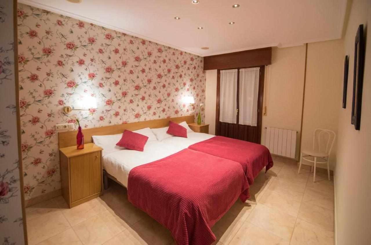 Apartamentos Mugarri Poveña エクステリア 写真